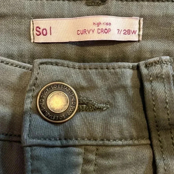 SO High Rise Curvy Crop pants - Size 7 - Picture 4 of 4